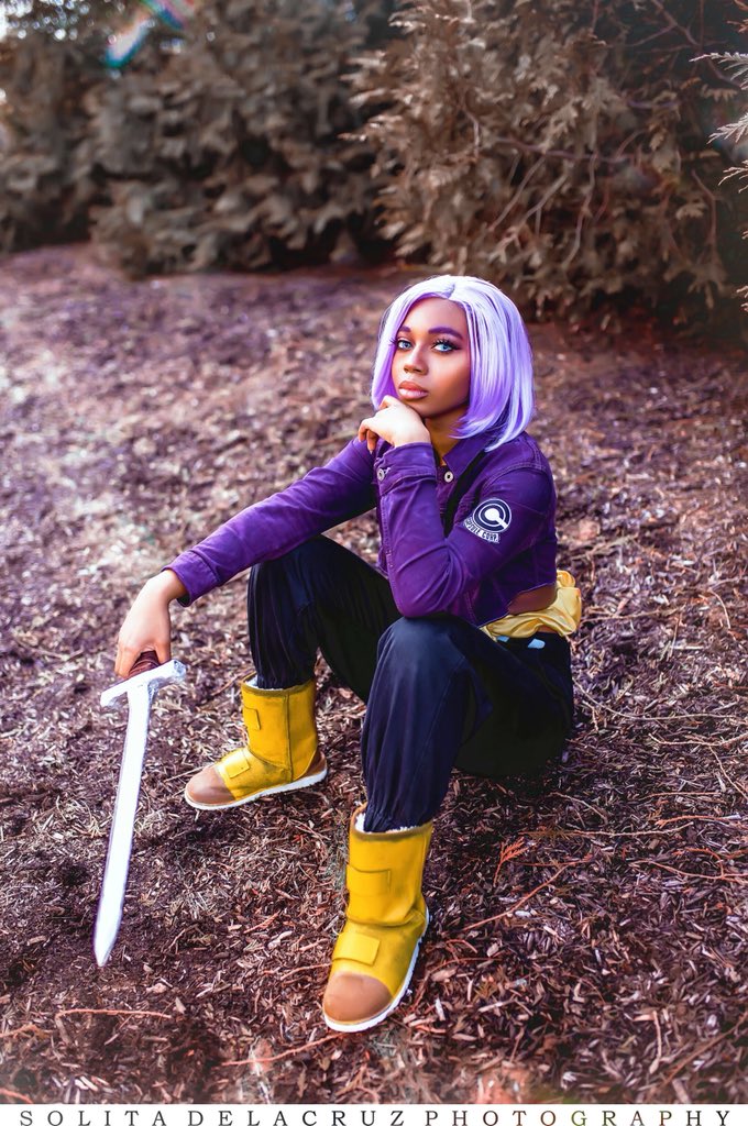 SkyeSpectrum's tweet photo. "I can't find hope in the present, but if i change the past can I find hope for the future?" 

Future Trunks cosplay by me.
Sword by my boo💕
📸:@SolitaDPhoto 
.
.
.
.
.
.
#DragonBallZ #katsucon #blackwomenincostume #cosplaying https://t.co/MB9Iw6u1jl