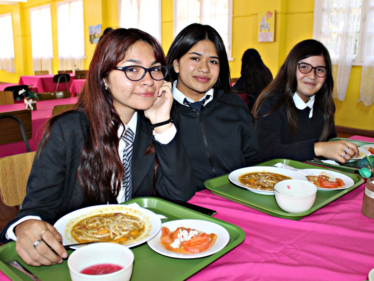 Junaeb_IVRegion's tweet photo. 📣Nuestros hogares y Programa Residencia Familiar Estudiantil #PRFE en la Región de Coquimbo ya están funcionando en un 100% les deseamos a todos los estudiantes un exitoso año escolar 2019 👍👧🧑🇨🇱 https://t.co/s7eTgVY40i