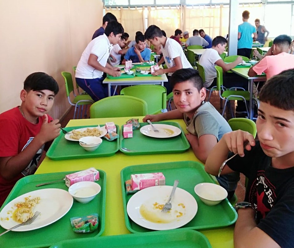 Junaeb_IVRegion's tweet photo. 📣Nuestros hogares y Programa Residencia Familiar Estudiantil #PRFE en la Región de Coquimbo ya están funcionando en un 100% les deseamos a todos los estudiantes un exitoso año escolar 2019 👍👧🧑🇨🇱 https://t.co/s7eTgVY40i