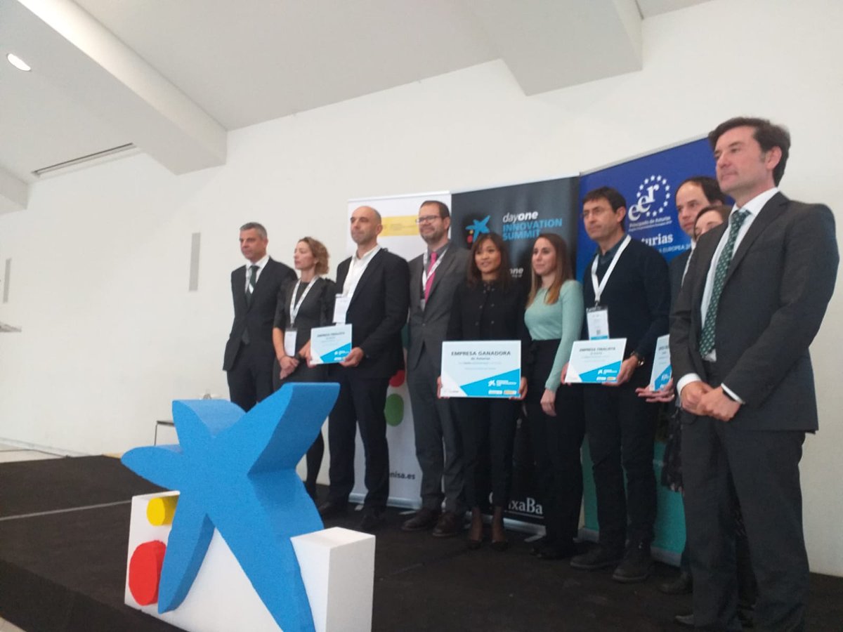 EmprendeXXI_'s tweet image. ¡Muchas felicidades a todos los finalistas de los Premios #EmprendedorXXI de Asturias @microviable, #SVMAC y #Cryosphera! #dayOneInnovationSummit  @enisa @caixabank @dayoneCABK @ceeiasturias