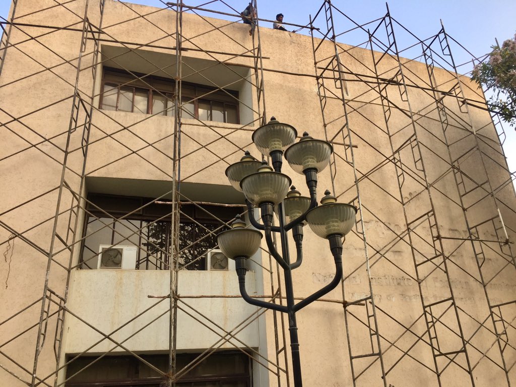 BengaluruNift's tweet image. When the scale of scaffolding can be taken to be directly proportionate to the grandness of art that is to come. #niftbengaluru #wallnuts #artanddesign watch this space