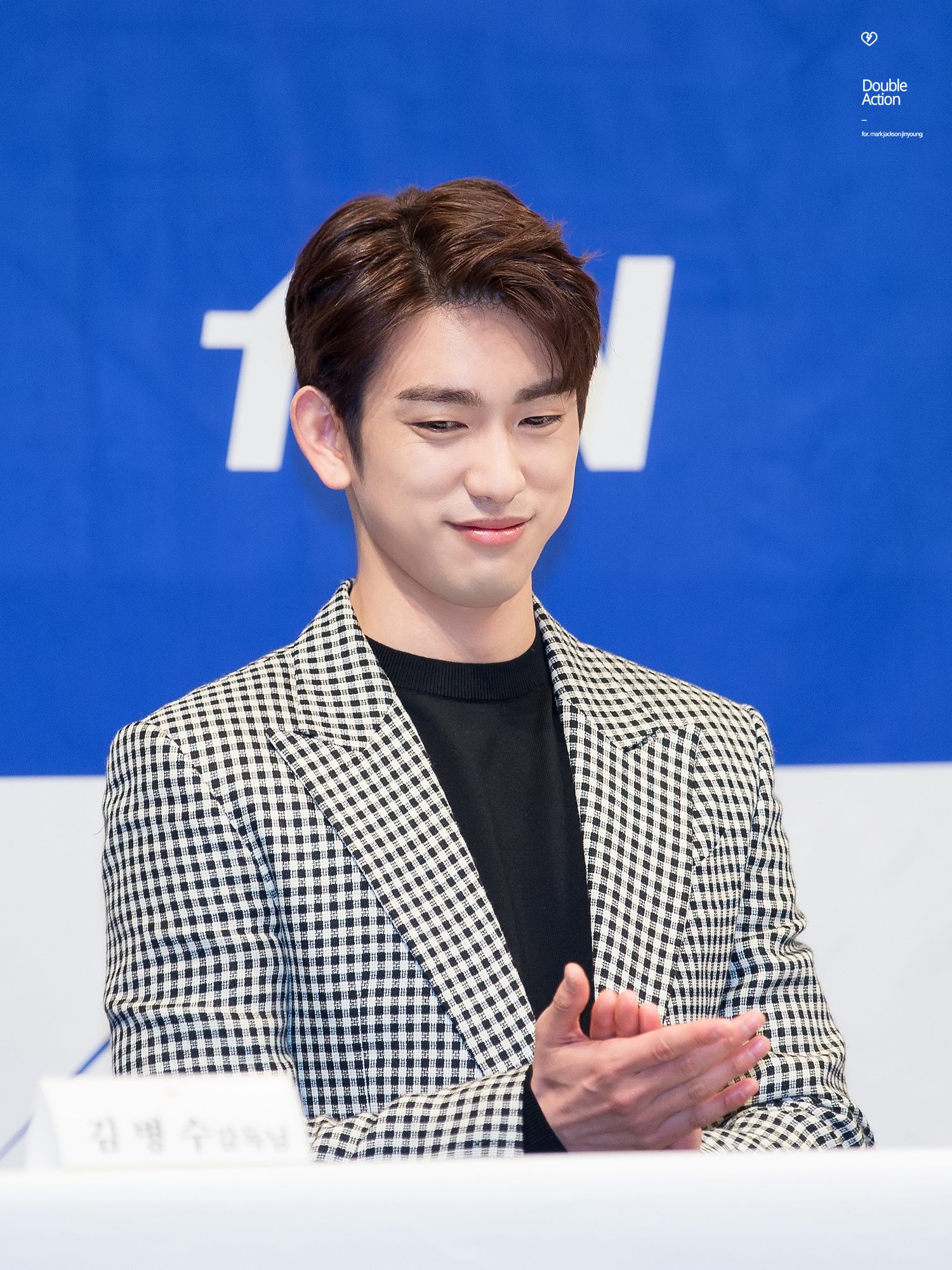 D0-jBKiU8AABiAa.jpg:orig