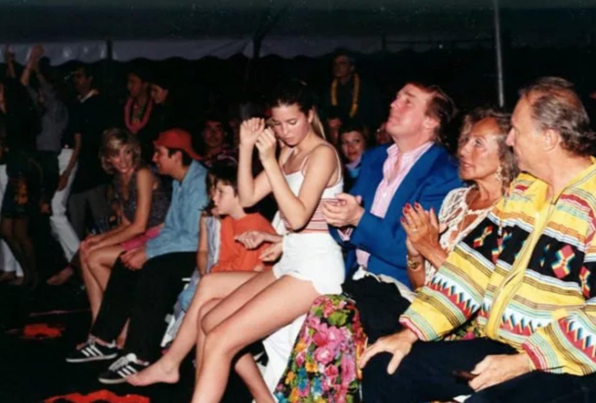 FactFinder57's tweet photo. @GOP @IvankaTrump May 2018 ivanka gets #TOPSECURITYCLEARANCE then in November 2018 - https://t.co/XQy8FNdfq6 I wonder what brought on such #generosity on the part of the #CHINESEGOVERNMENT? Did someone #TELLASECRET? #CRIMEFAMILY #LOCKTHEMUP @realDonaldTrump #DADDYSGIRL Like Father Like Daughter https://t.co/L7YabuRcOw