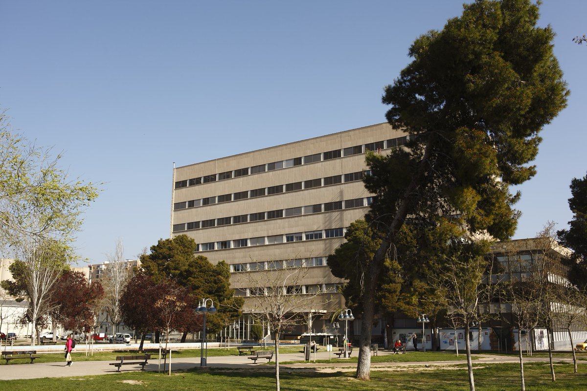 IAJaragon's tweet photo. 👩‍🎓👨‍🎓 ¿Has decidido hacer un máster universitario el próximo curso?

Puedes presentar tu solicitud hasta el 26 de marzo en @unizar.

La preinscripción se puede realizar por Internet o en la secretaría del centro responsable del máster.

Más info 👉 https://t.co/vP0uV4NCxc https://t.co/UR26kcs9BB