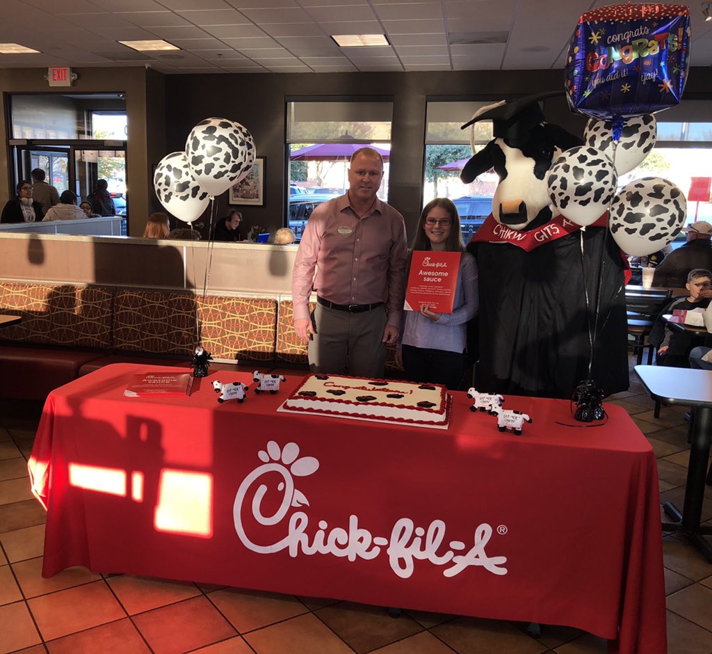 CFACuster121's tweet photo. We are very excited to announce our 8 Chick-fil-A scholarship recipients. They each were awarded $2,500 dollars!! We could not be more proud of these hard working students and look forward to seeing their many accomplishments. #CFACuster121 #RemarkableFutures #CollegeBound https://t.co/tze5MwqlOI