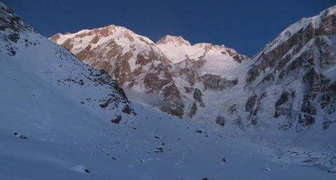 Brytancompl's tweet photo. Nanga Parbat – koniec akcji https://t.co/pKH6Z58al8 https://t.co/zDU0OyvZrT