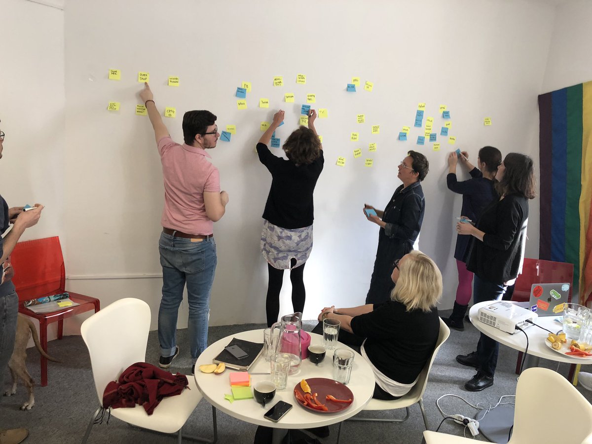 Dneska jsme s <a href="/Bjelice/">Běla Beránková</a> dělali boží work shop pro @praguepride 🌈 o tričkách, koktejlech, 🚾 a hlavně fundraisingu. Proč podporujete festival vy? Napište mi to do komentářů 🤗