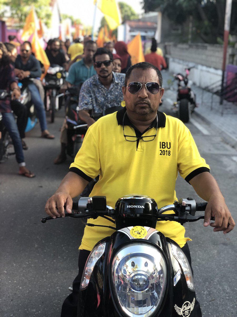 mrsays_'s tweet photo. Villingilli dhaairaa Sarcar adhi MDP candidate @HaroonRshdh Candidate No.1 ge campaign cyk buru.
#Agenda19
#Villingilli https://t.co/a6jIVeh4bL