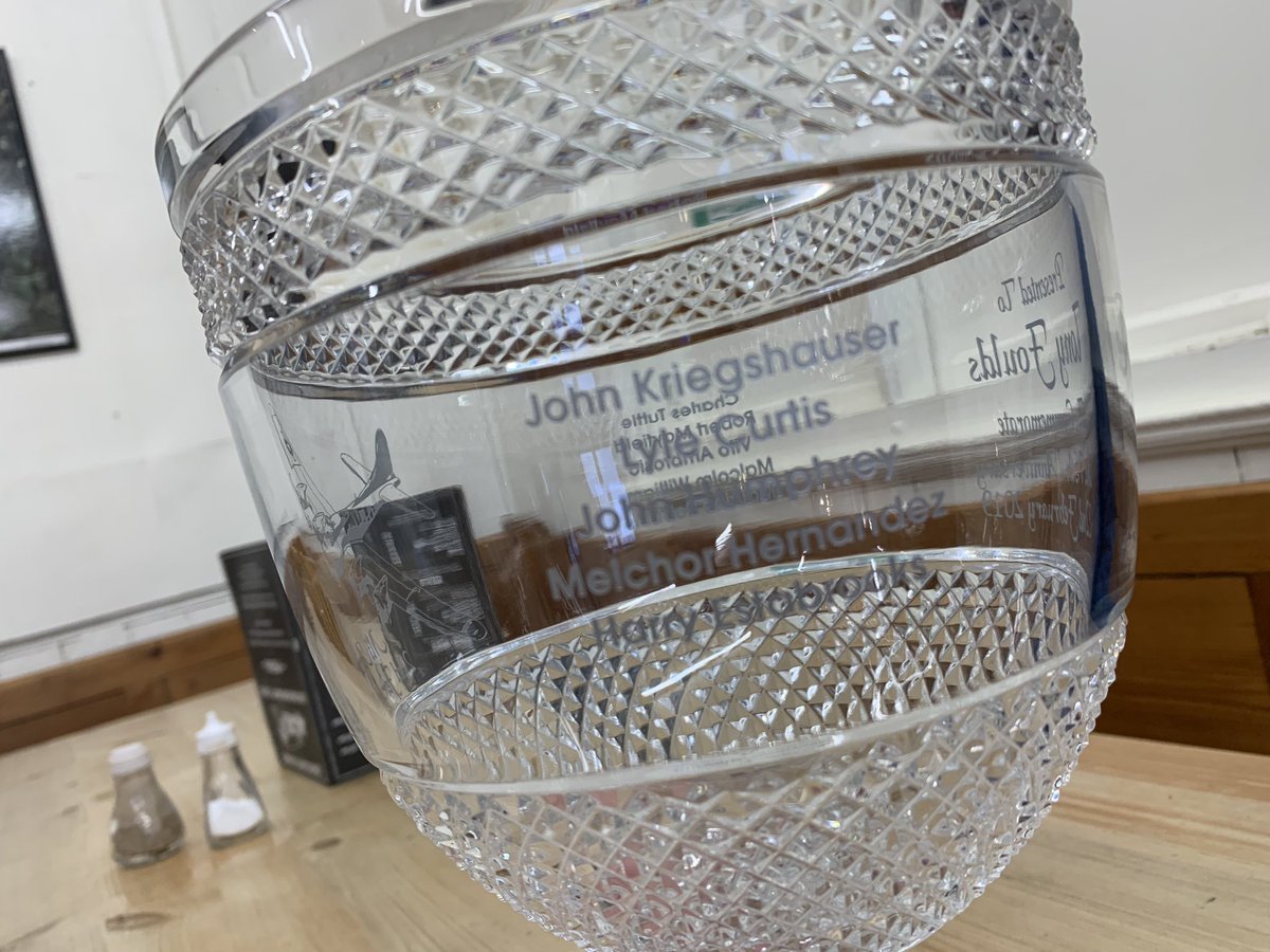 Went to find Tony in Endcliffe Park today and managed to give him this: a beautiful vase from @WelshRoyalCryst with his name, the anniversary date, the B-17 and the name of the 10 airmen on it. He loves it 👍🏻
#TonyGotAFlypast
#RememberTheTen