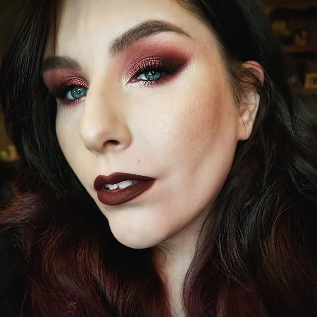 AnnaBankester's tweet photo. Good Morning. 
@morphebrushes Boss Mood Palette 
@katvondbeauty Everlasting Liquid Lipstick in Vampira as liner and lips. .
.
.
.
#motd #makeup #beebeauty #southerngothicbeauty #eyeshadow #bblogger #beautyblog #beautyblogger #makeupblogger #beauty #katvo… https://t.co/OP60ilSAVh https://t.co/3yVKT9xf8h