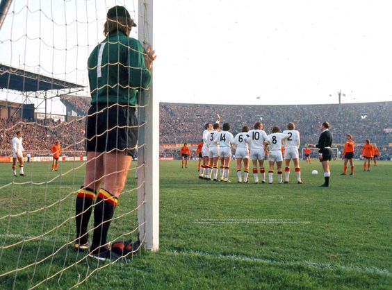 FOTOS HISTORICAS O CHULAS  DE FUTBOL - Página 6 D0-qQ_SW0AA377S