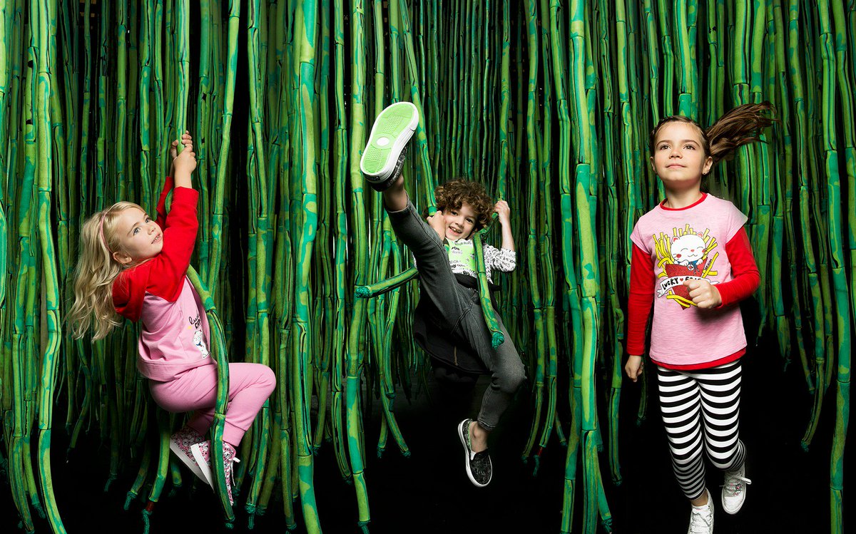 Este Invierno llega: MIL COSAS FAVORITAS DEL MUNDO ENTERO!
Una colección inspirada en el mundo imaginario de los chicos donde sus favoritos los invitan a jugar en un mundo de colores, texturas, dibujos, amigos y mucha diversión 🌈