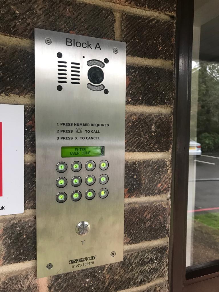 Entacom_Group's tweet photo. New Video Door Entry System for 6 blocks (120 flats) fitted in Brighton #entacom #doorentry https://t.co/BR32SvRkry