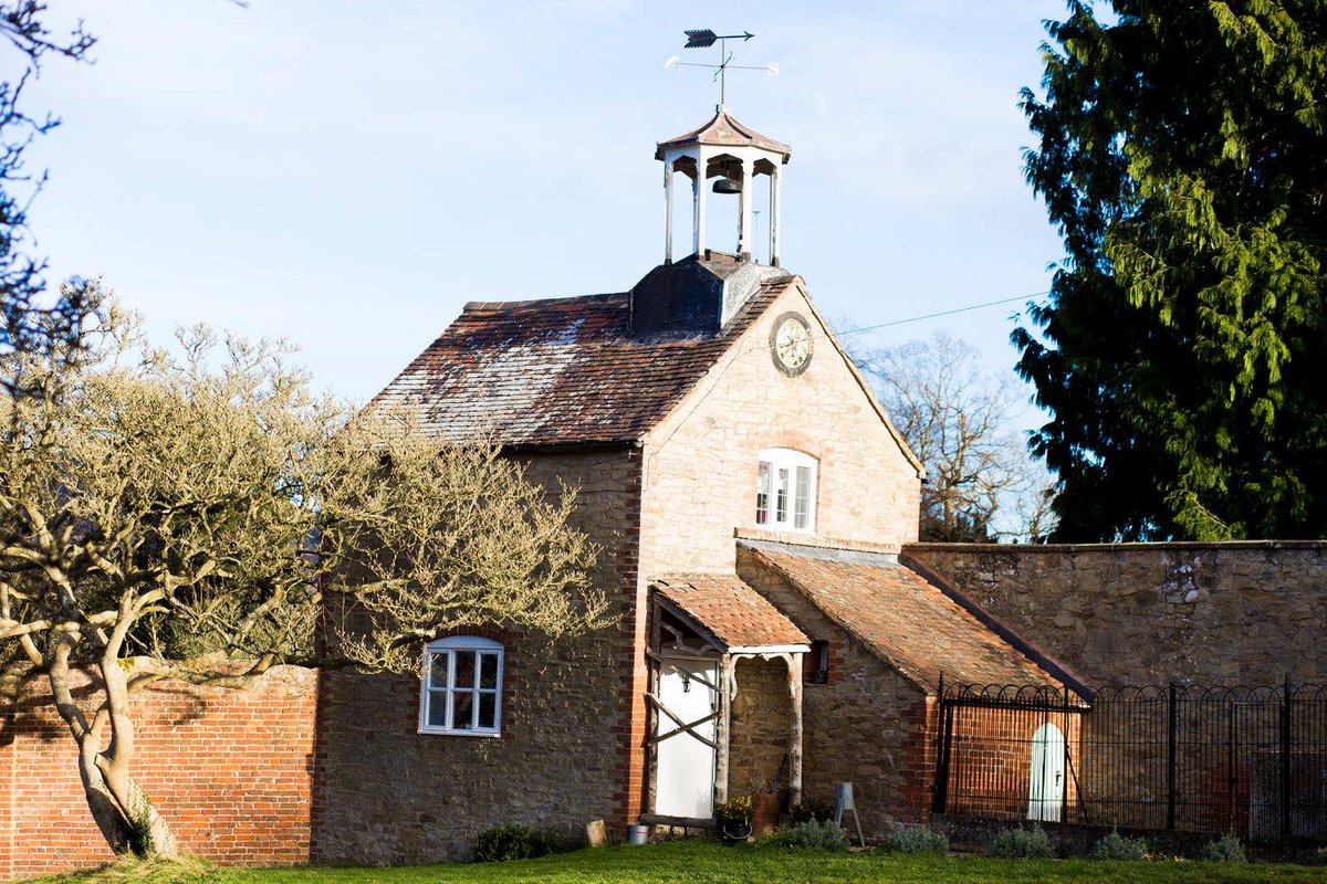 bartonevents's tweet image. The Clock Tower at Barton Court now has its very own Google website where you can book your stay 👉 ow.ly/GhhU30nWq67 

#bookdirect #weekendsaway #visitHerefordshire #sleeps2 #petfriendly