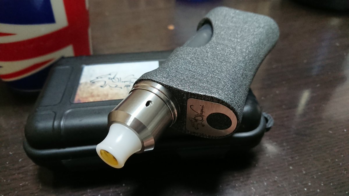 omame1977's tweet photo. Wapari Designs Fossil 18650
またの名を、Baby Fossil?
O-ATTY V1
GRAM Drip Tips Mt.Fuji 白
#スコンカー
#vape
#vape好きな人と繋がりたい
#oatty https://t.co/PRVSy2k3QR