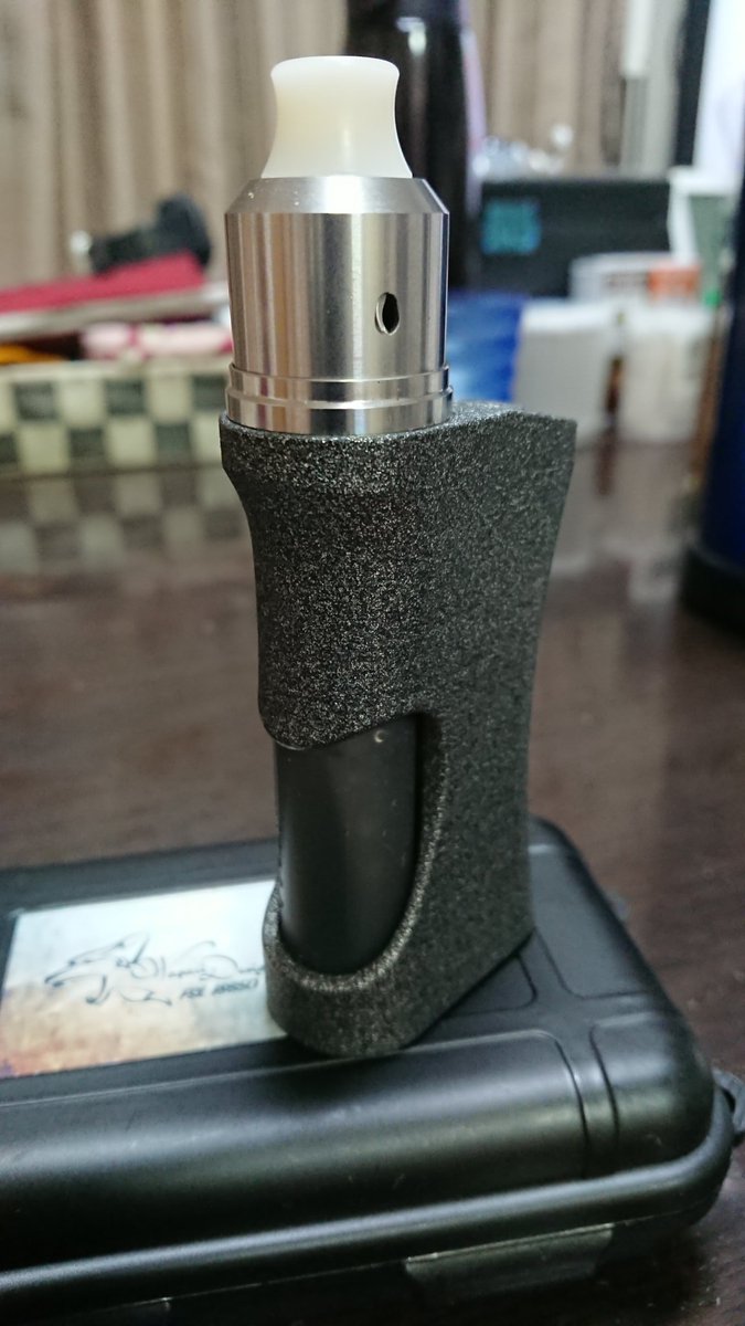 omame1977's tweet photo. Wapari Designs Fossil 18650
またの名を、Baby Fossil?
O-ATTY V1
GRAM Drip Tips Mt.Fuji 白
#スコンカー
#vape
#vape好きな人と繋がりたい
#oatty https://t.co/PRVSy2k3QR