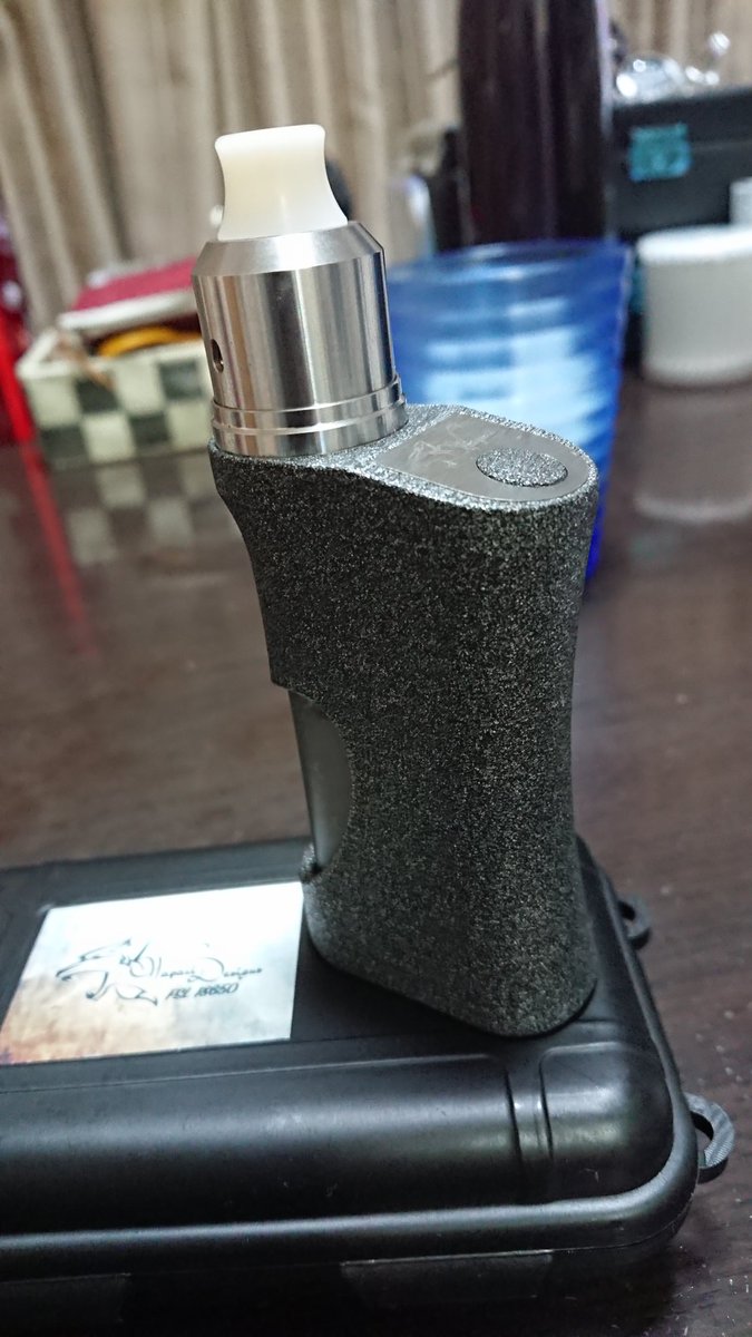 omame1977's tweet photo. Wapari Designs Fossil 18650
またの名を、Baby Fossil?
O-ATTY V1
GRAM Drip Tips Mt.Fuji 白
#スコンカー
#vape
#vape好きな人と繋がりたい
#oatty https://t.co/PRVSy2k3QR