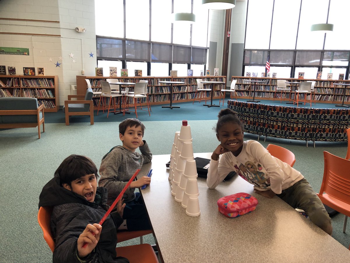 Delighted engineers displaying successful builds in our third grade tower challenges! #STEAM <a href="/WeAreMPSD/">MPSD</a> <a href="/MPCrudele/">Monica Crudele</a>