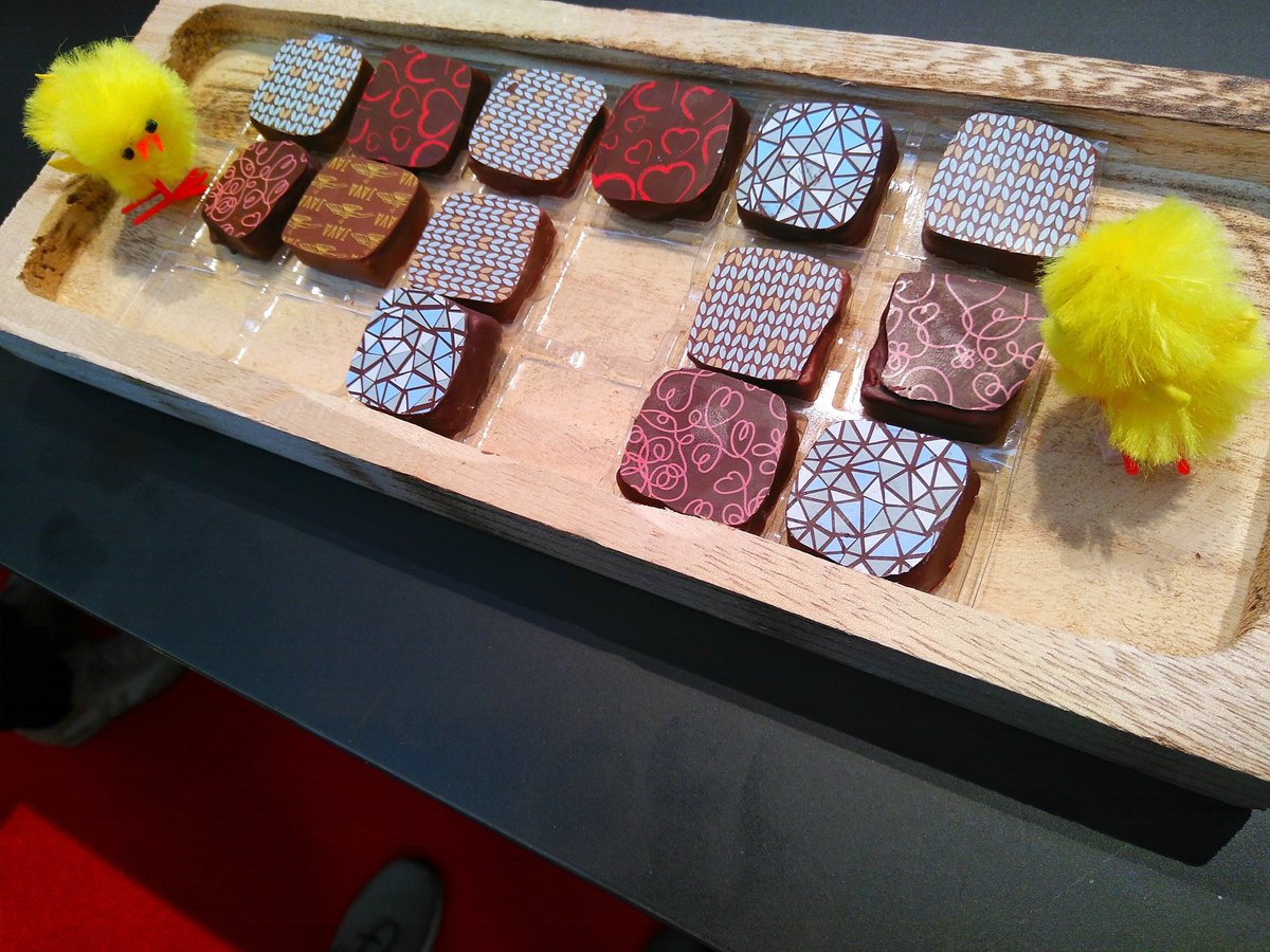 BelgienTourist's tweet photo. Kommt uns auf der ITB besuchen! Ihr findet uns in der #CultureLounge, Halle 16! @visitmons und @VisitLiege sind mit am Start. Und, psst, noch gibt's Schokolade... 🍫😉 https://t.co/aq90EWQ9ki