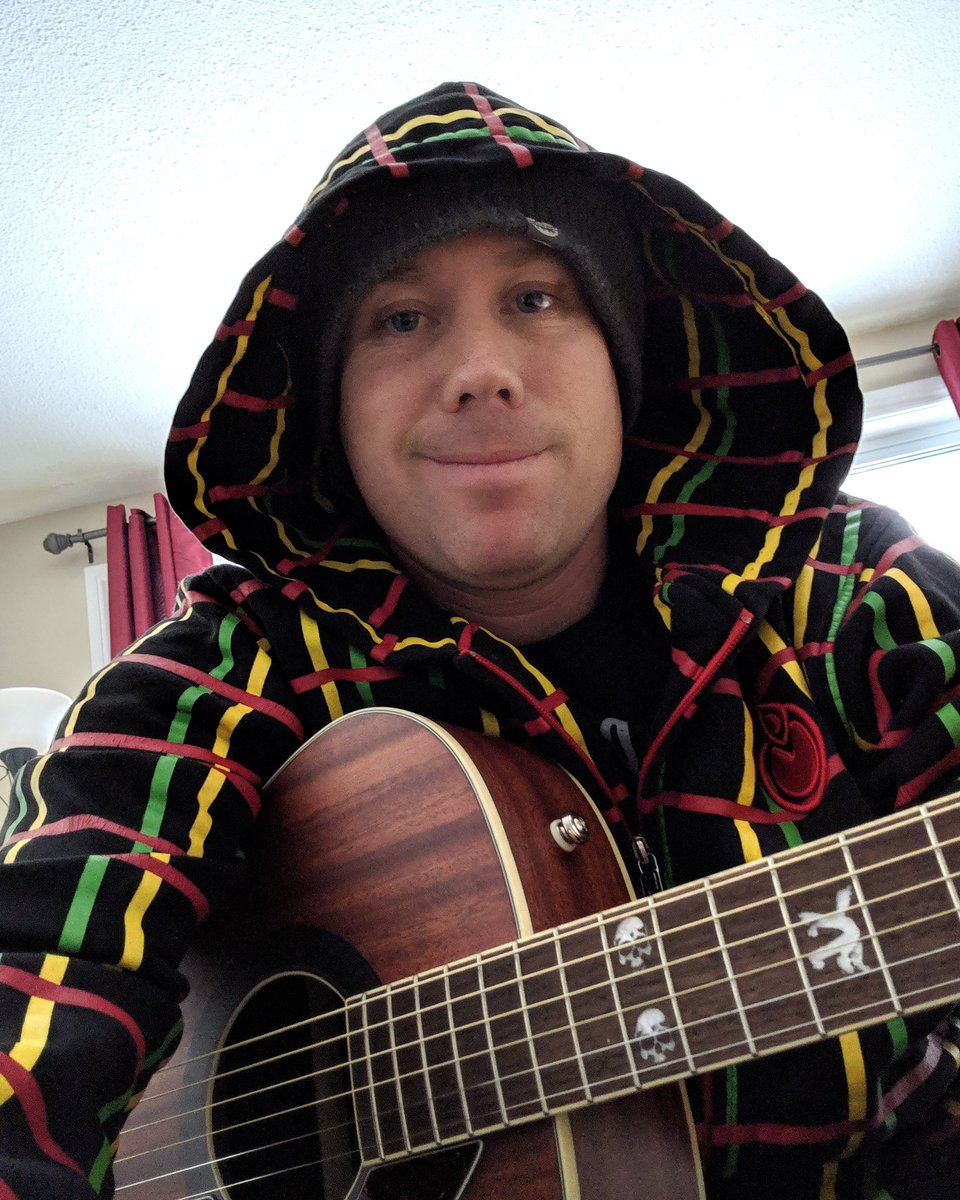 DerekThePirate2's tweet photo. Loving my new @Fender guitar #fenderhellcat #music #guitar #fender #punk @timtimebomb https://t.co/jYWe04TSic