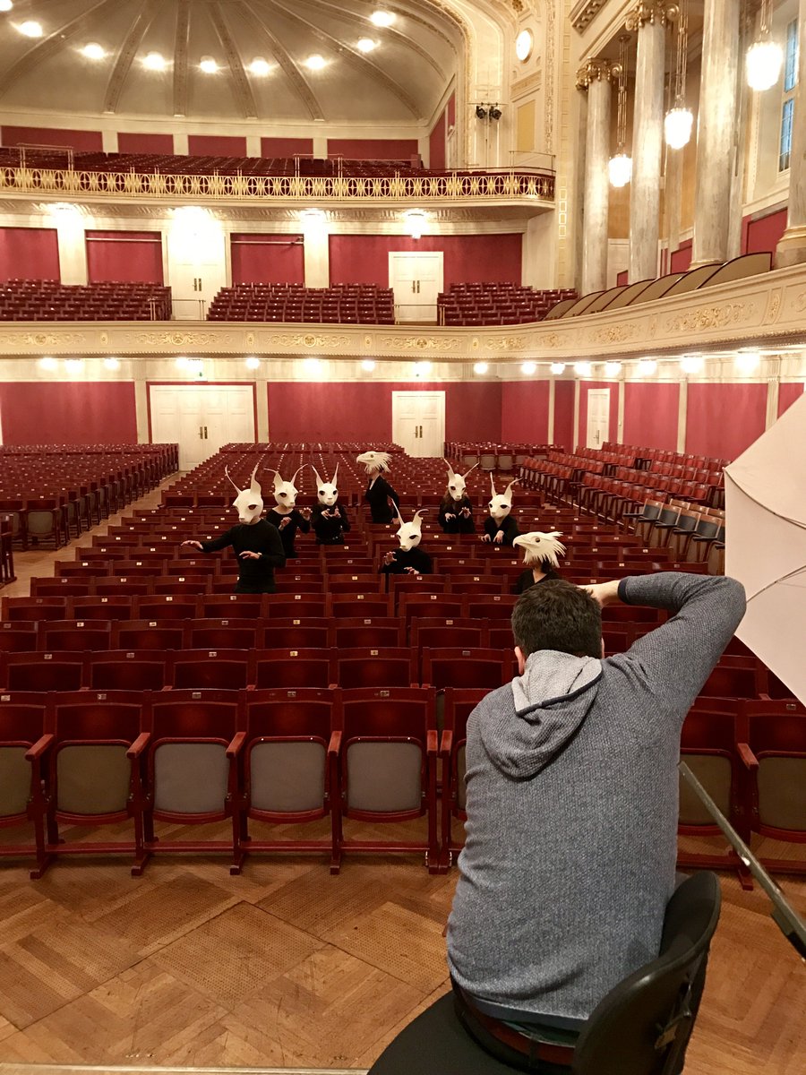 Konzerthauswien's tweet photo. #orfeomajnun Heute hatten wir ein tierisch gutes Fotoshooting im @Konzerthauswien und der @Brunnenpassage für das Mitmach-Projekt »Orfeo &amp; Majnun«! Infos zu diesem spannenden Projekt finden Sie hier: https://t.co/1BubCiNr9r 
Animal puppets designed by #rogertitley #vsdesignlab https://t.co/kGTuWSv37l