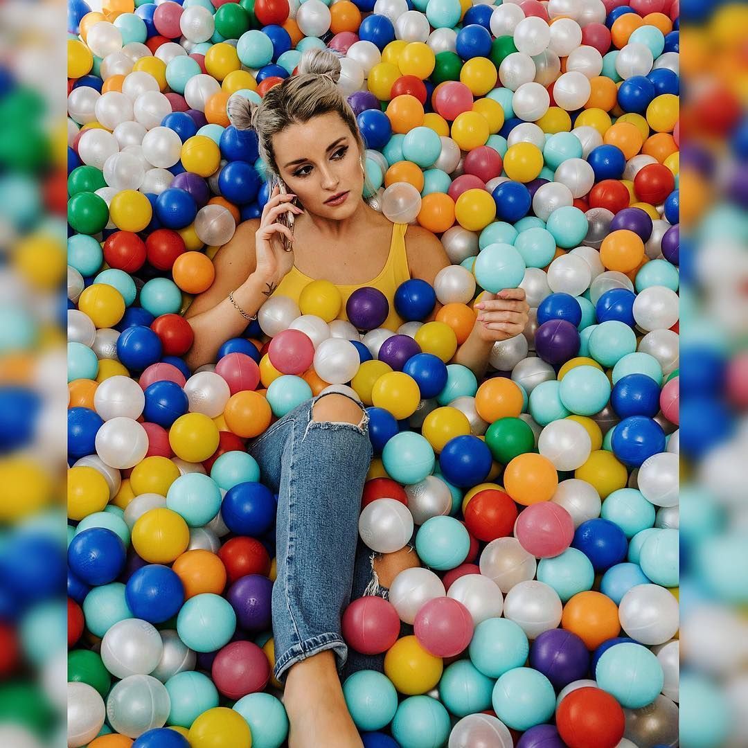 Today we want to shine some light on the Brighton &amp; London based singer Alice Ella (@aliceellagram) who not only produces great music, but calls attention to chronic illnesses and fundraises for charities! Show her some love&amp; check out her music! 👭 👑 💞 
buff.ly/2TyULev