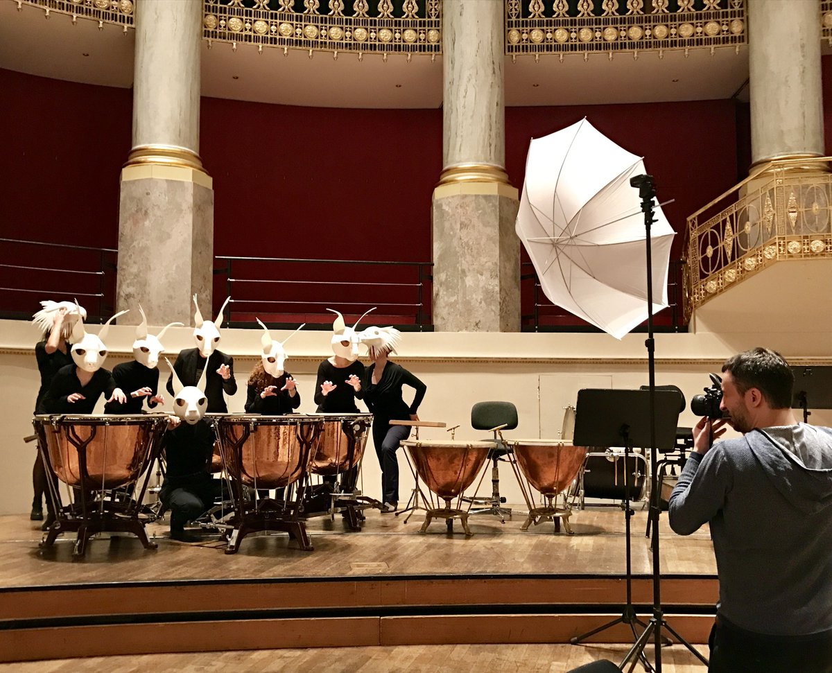 Konzerthauswien's tweet photo. #orfeomajnun Heute hatten wir ein tierisch gutes Fotoshooting im @Konzerthauswien und der @Brunnenpassage für das Mitmach-Projekt »Orfeo &amp; Majnun«! Infos zu diesem spannenden Projekt finden Sie hier: https://t.co/1BubCiNr9r 
Animal puppets designed by #rogertitley #vsdesignlab https://t.co/kGTuWSv37l