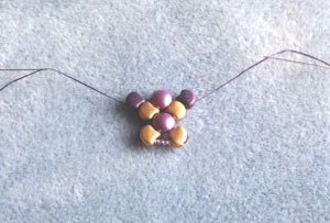 Ellen’s Ginko Bracelet spellboundbeadco.wordpress.com/2019/03/06/ell…