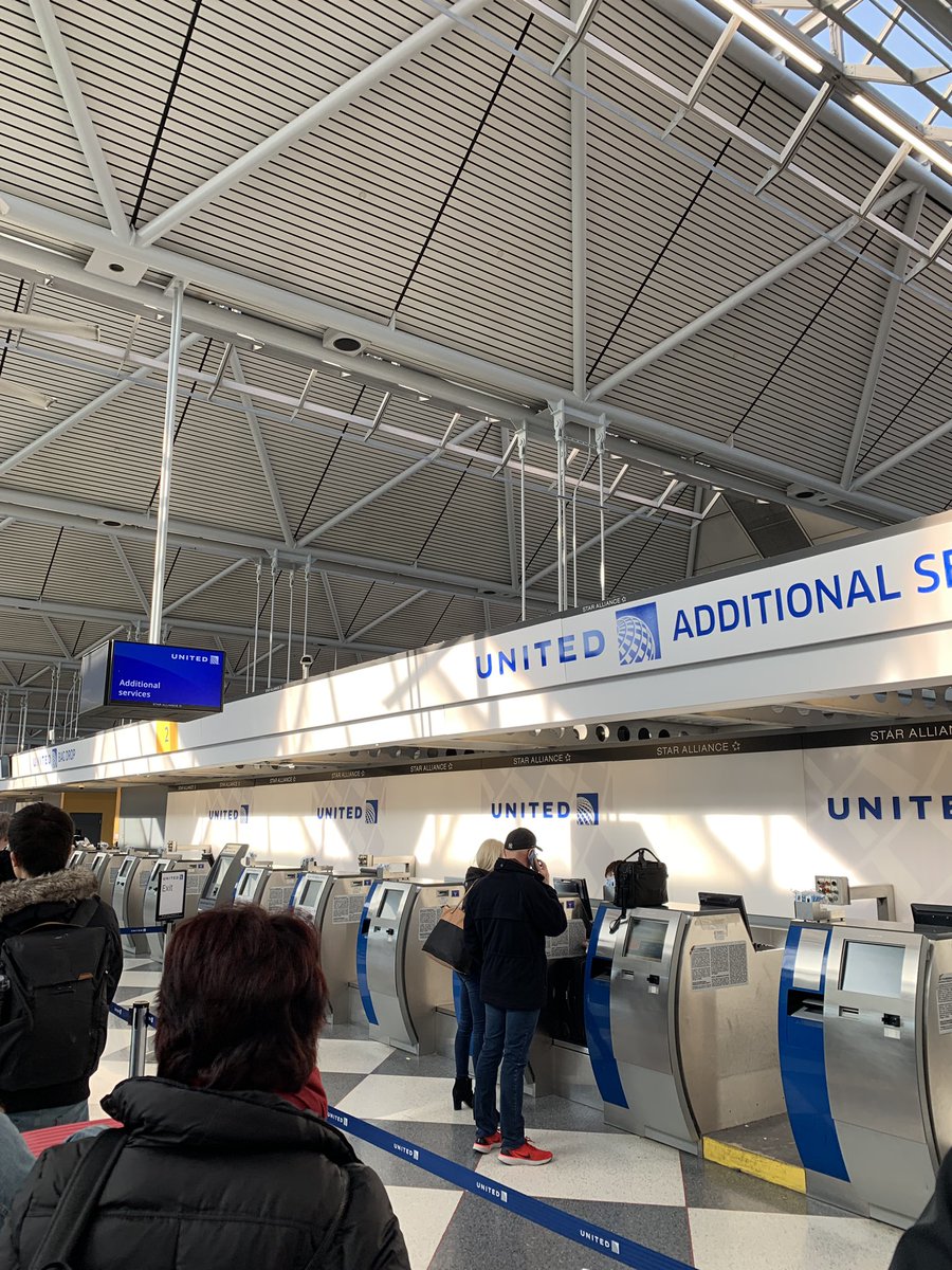 ABHello's tweet photo. @united WHY is there I ticket agent in the ORD terminal. This is ridiculous! Horrible customer service. https://t.co/HJnu5GBgnN