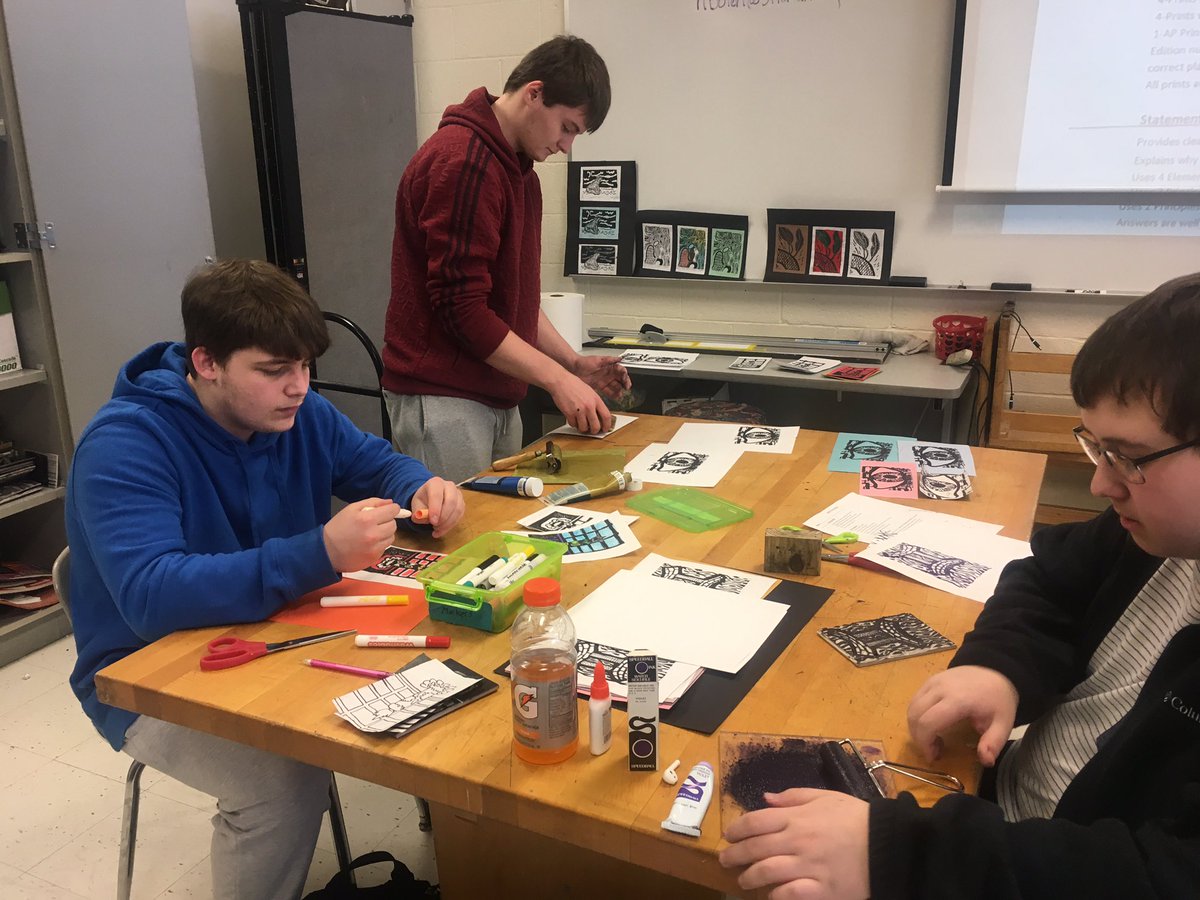 HBolensArtClass's tweet photo. Students applied their knowledge of value and texture by varying line quality in their own relief print designs using linoleum. A first time printmaking for most and the results are amazing. #ShorianPride #myLSPS #LSHSART #ATeachersImpact https://t.co/INbUOcLXGW