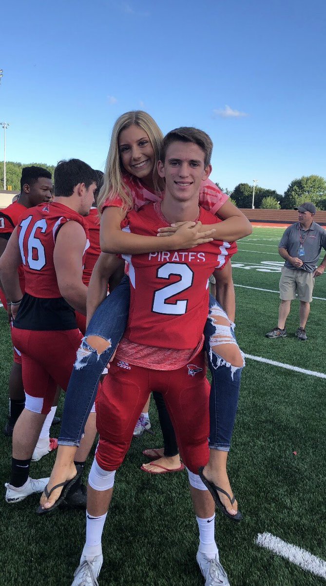 rochelleblack_'s tweet photo. happy bday!! @jakereidd2 ❤️🥳 thanks for being a forever bestie, enjoy being friends with me while it lasts😉 #JCWho https://t.co/Kr1btenhCi