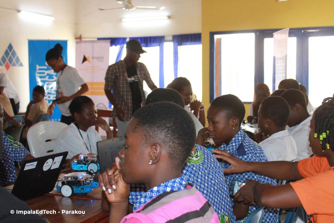 Xgbenakpon's tweet photo. La semaine du 25 février au 2 mars 2019, La ville de #Parakou a connu un événements qui révolutionnera le monde du #numérique au Bénin. Il s'agit du @ImpalaEdTech, où 40 élèves ont été former accompagnés de 20 #TechEducators 
Merci a @keoubougoupi @ImpalaBridge @numeriquebenin https://t.co/7z3wS4h5m6