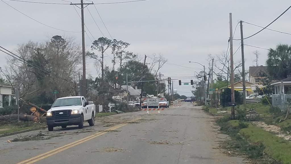 1ArmBandit47's tweet photo. Damage in Cairo, Ga. by the tornado that hit last night! https://t.co/nEU6gGKhpc