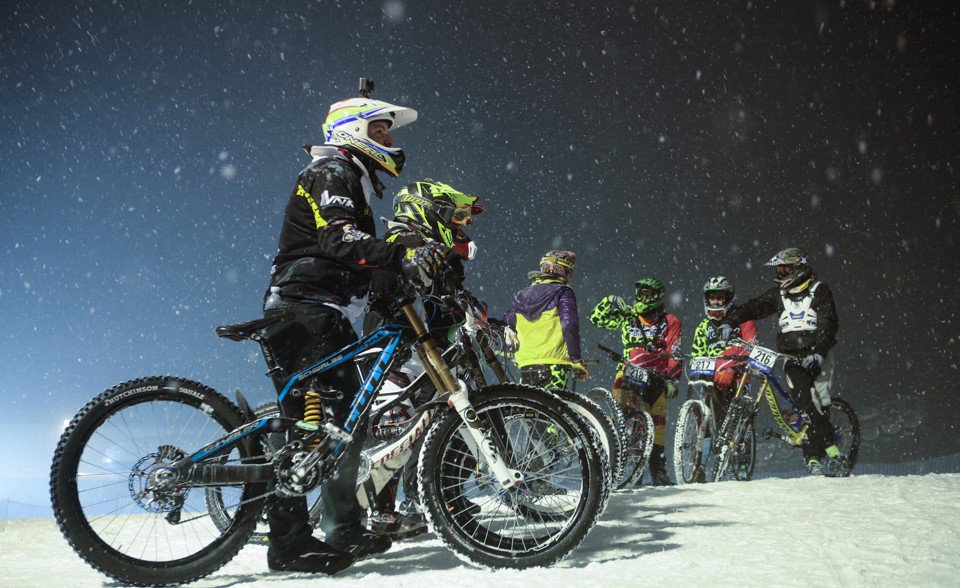 AptValdiSole's tweet photo. E' la settimana della leggendaria sfida sulla #neve, in #MTB #downhill, a Passo del Tonale: manca davvero poco alla #LAWinterDh!
Assicurati il tuo posto in pista e ricordati che la parola d'ordine sarà solo una: DIVERTIMENTO!
Ti aspettiamo sabato 9 marzo: https://t.co/9kTgdZBdjX https://t.co/rJ901WPpOk