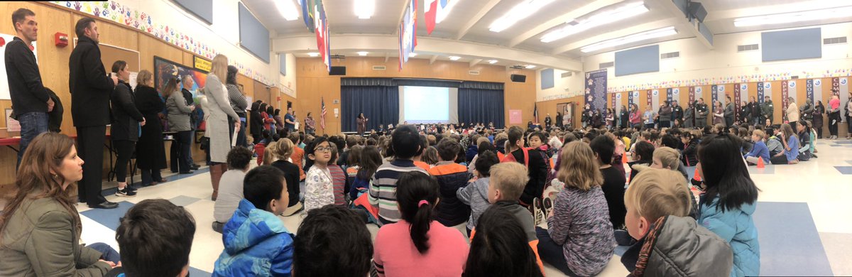 creativity_hive's tweet photo. #PrincipalsPride this morning @SpicewoodPYP celebrating #IBattributes #IBpyp develops a #wholechild with K-2 grades @SWE_PTA @TeyanPageRRISD #proudtoIB @TexasIB @sfloresRRISD https://t.co/iN0yadW4yc