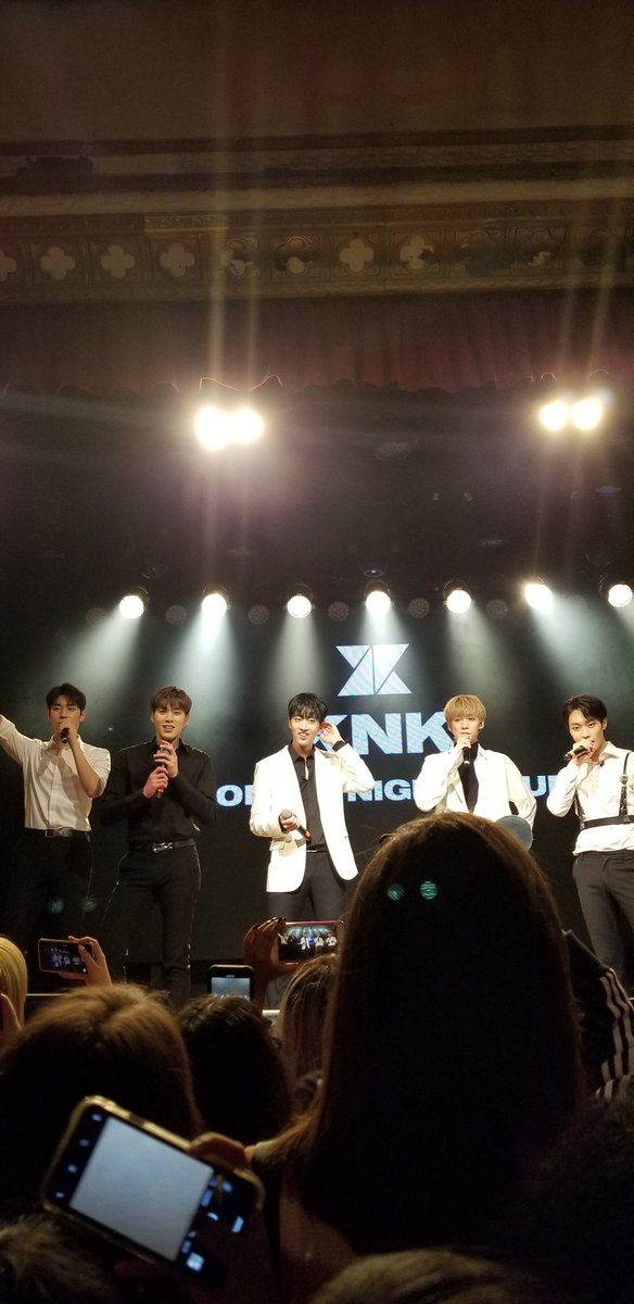 ohsheis0's tweet photo. Despite the snow and cold weather, I had an amazing time celebrating 3 years with @KNKOfficial220 y'all make me so proud :") #KNKinNY #3YearsWithKNK https://t.co/Bl8775s8RH