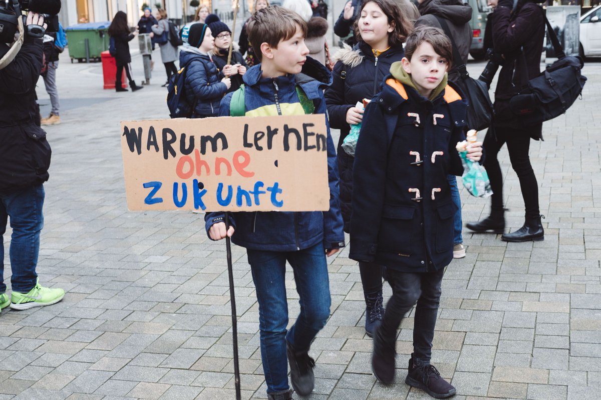 ecosia's tweet photo. The kids are alright! The atmosphere was incredible at the climate strike in Hamburg on Friday, where young activists came out in force. The students are now calling for people, young and old, to join them for a worldwide strike on March 15 #FridaysforFuture https://t.co/OyY8zJFOI5
