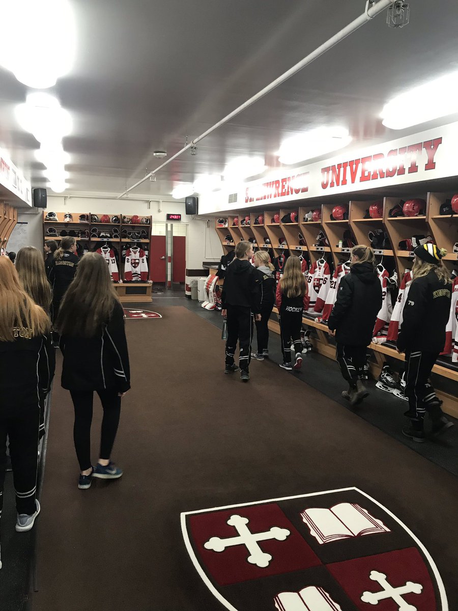Peewee AA Ice Wolves tour the SLU Appleton Centre <a href="/k_icewolves/">GKGHA</a>