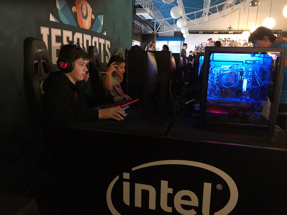 Intel España tweet media