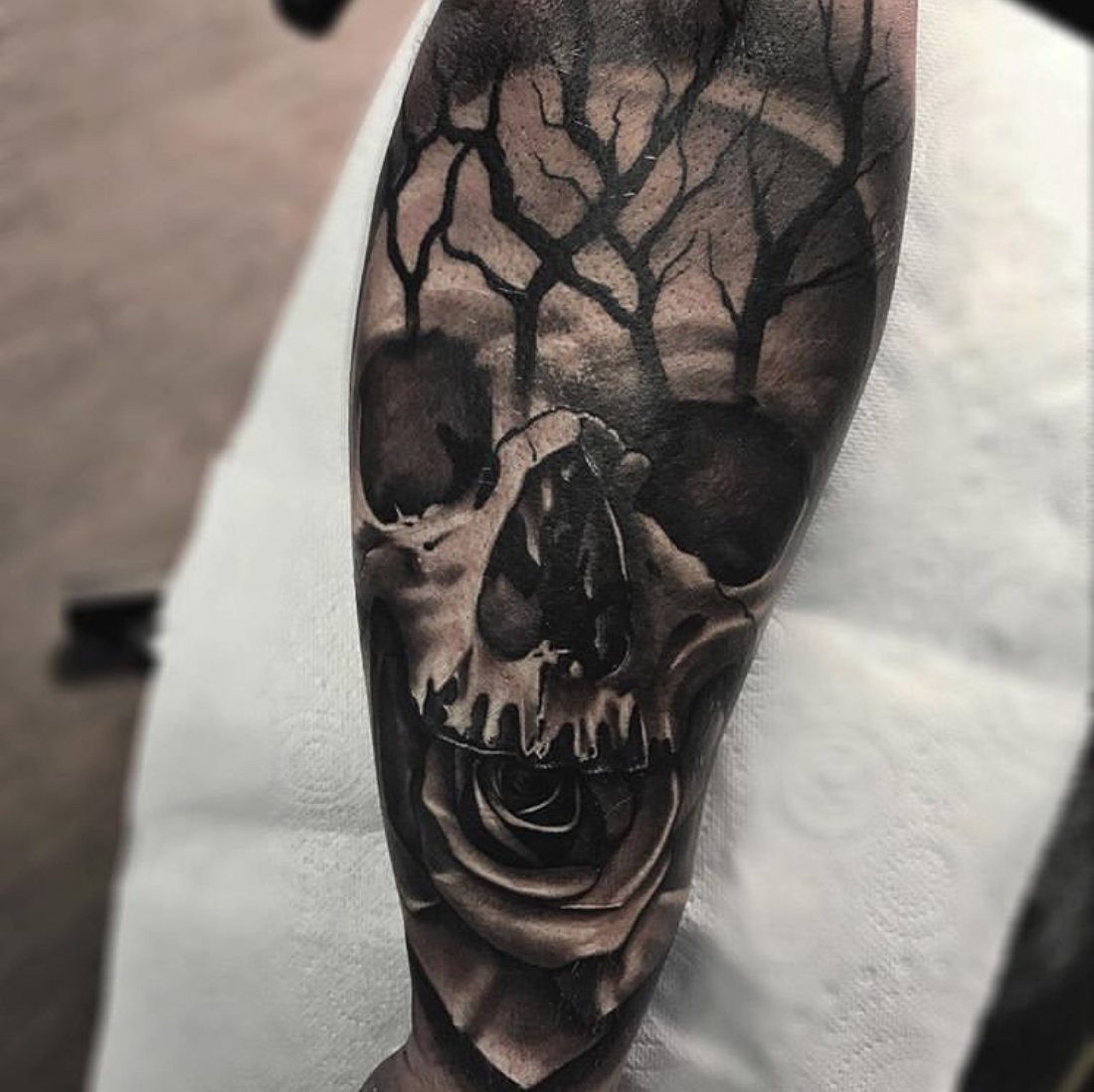 YAYOFamilia's tweet photo. Black and grey is back and it's lookin' good. Have a look at these beauties!
Artists today are...
@Adamaniac x2
@jord_liddell
@troytucktattoo
#blackandgrey #inks #inkspo #inkspiration #inkideas #inkdesigns #tattoo #tattoos #tattoodesigns #design #art #artanddesign https://t.co/Vd3ZPTgNQ9