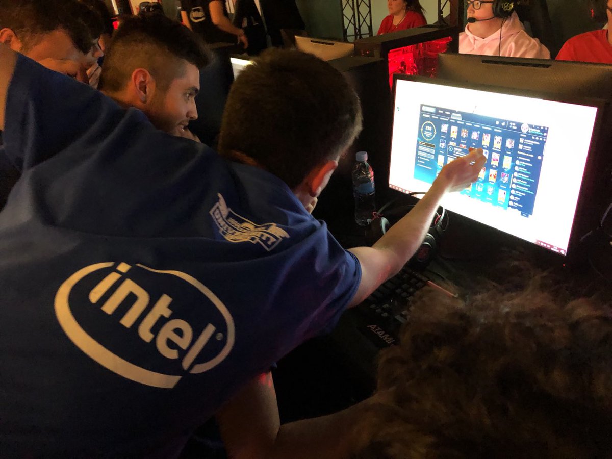 Intel España tweet media