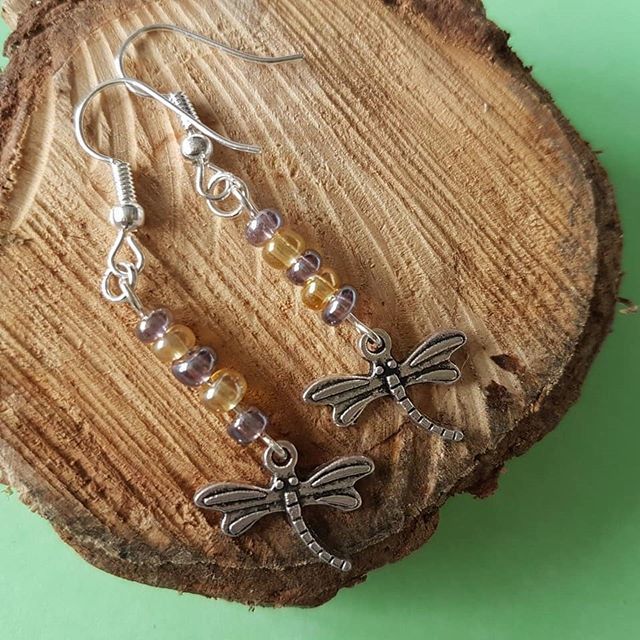 TheDippyFairy's tweet photo. 🌳Spring has sprung!🌳⁣
Not quite sure where February went, but here's to some more lovely weather.  With March comes Mother's Day - why not treat your wonderful mum to some unique earrings?⁣
These delicate dragonfly earrings are complimented by purple… https://t.co/bLs1hUKwky https://t.co/XkSzHtGBGD