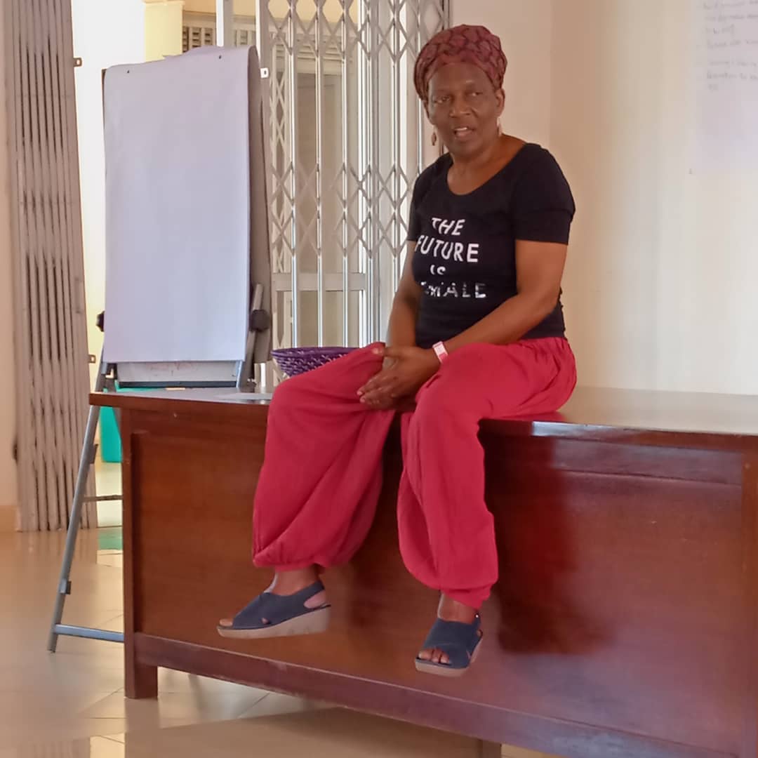 <a href="/HopeChigudu/">Hope Chigudu</a>
founder of #HopeAfrica taught us the importance of being #Grounded
#AWLI
.
The world has taught women to #hate #mistrust #compete with each other rather than #celebrate #uplift #love each other
.
#LifeOfaUganDangirL 
#Feminist 
#freedom 
#voice
#her