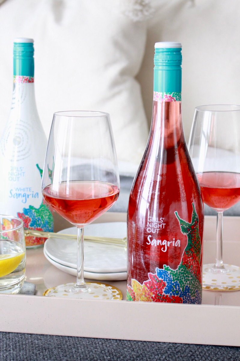 GNO_Wines's tweet photo. Move over, Monday! Salsa your way into this week upbeat & bubbly just like our Sangria! 💃
—
#sangriawine #lovewines #butfirstwine #drinkthis #ontariowine #iwine #mondaymoods #mondaylove #mondaymonday #newweekahead #redsangria #wineloverunite #winelovers🍷#winefun https://t.co/5Aqwiy8tOb