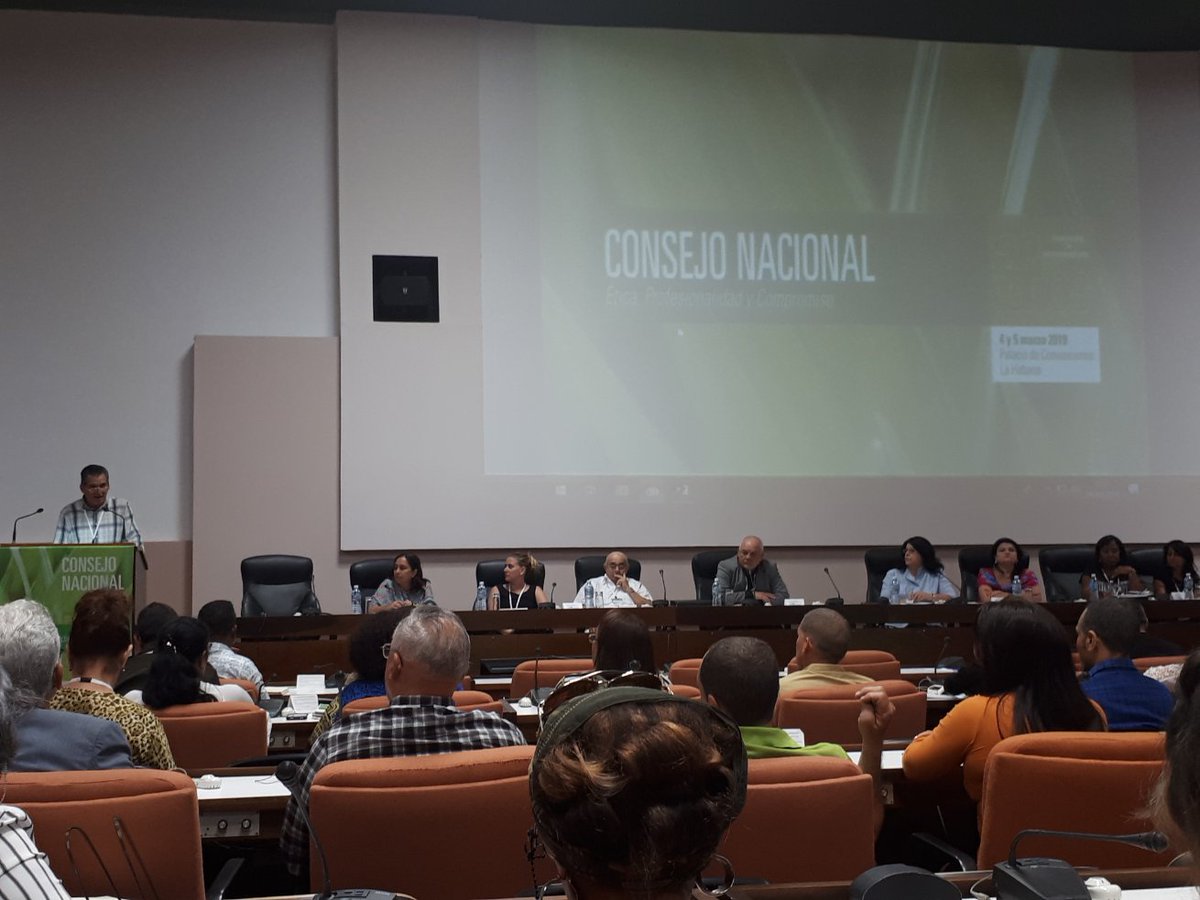 La superación de la Asociación Cubana de Comunicadores Sociales es el objetivo primordial de la #ACCS. 📑📖📚  Expresó Rosa María, Presidenta Nacional.#Cuba #RadioTaino