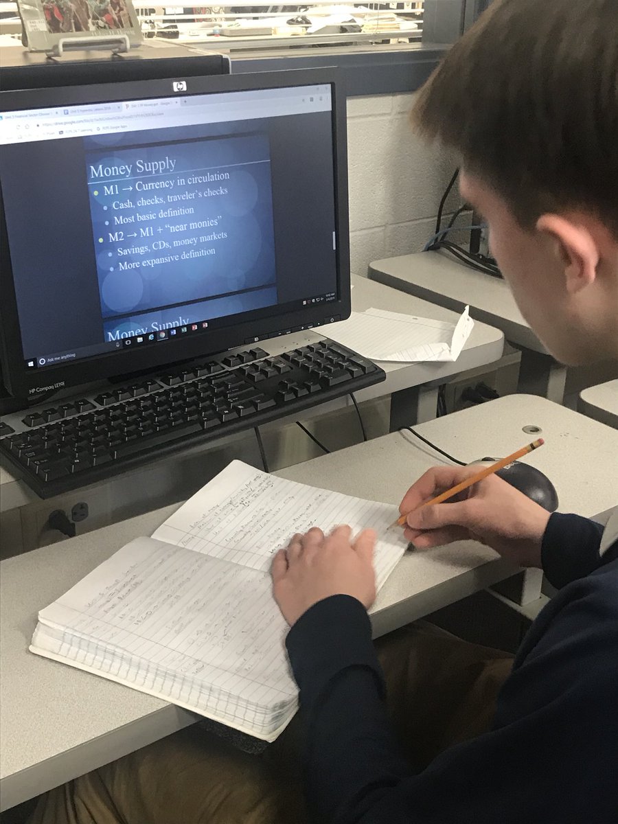 MrsLanghorne's tweet photo. Blended learning in AP Economics! Ss have choice over how that demonstrate their learning @mcleanhigh @FCPSR2 #leapoflearning #ourfcps #pushthepineapple https://t.co/pWw8255A6A