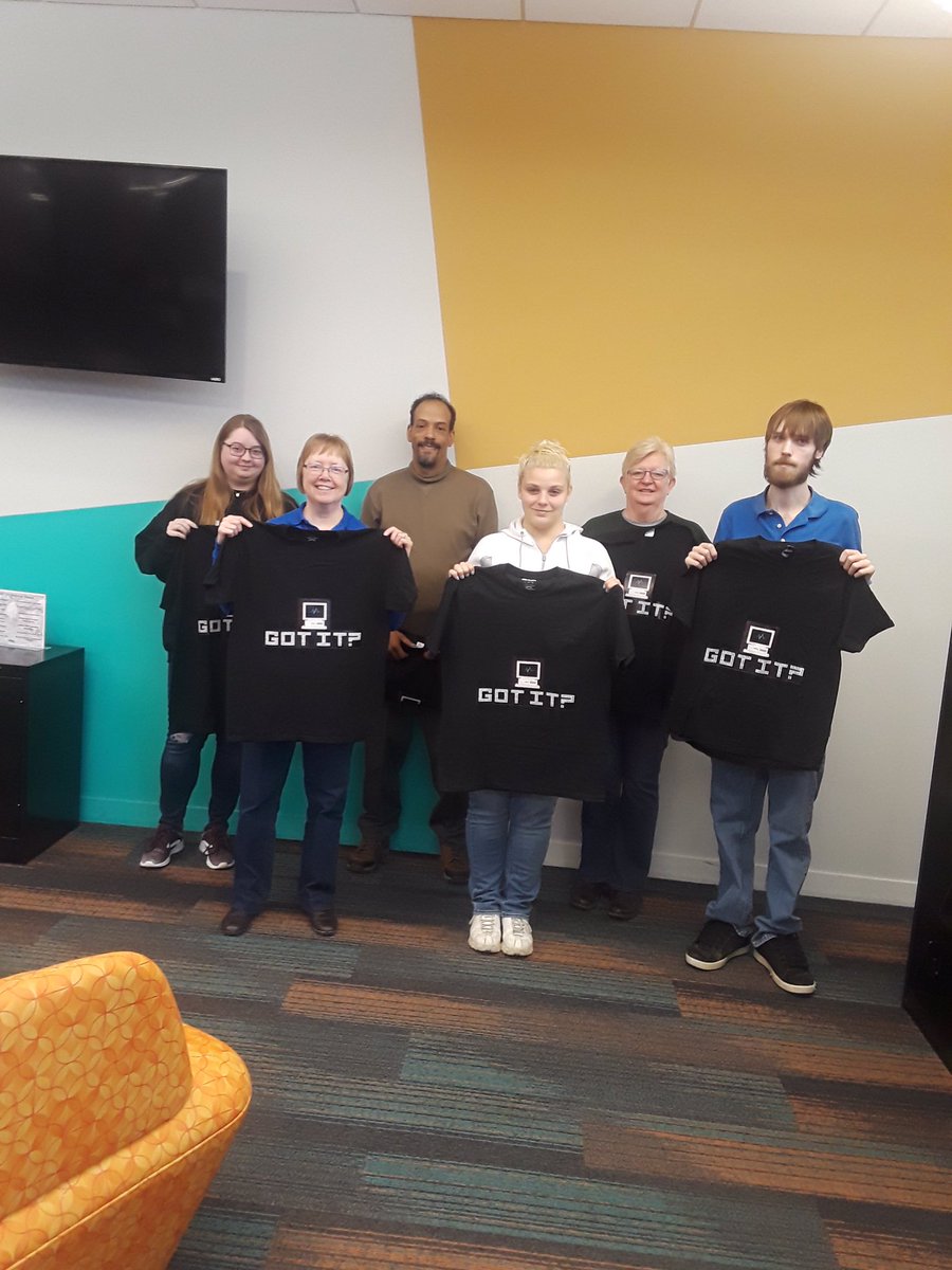 EasternGateway's tweet photo. This past Saturday, the IT Club visited the @PLYMC just up the street from our #Youngstown Campus to use their #Makerspace. The students and staff printed their own club t-shirts with the equipment available for public use at the library. #plymc https://t.co/iAq0Y953l7
