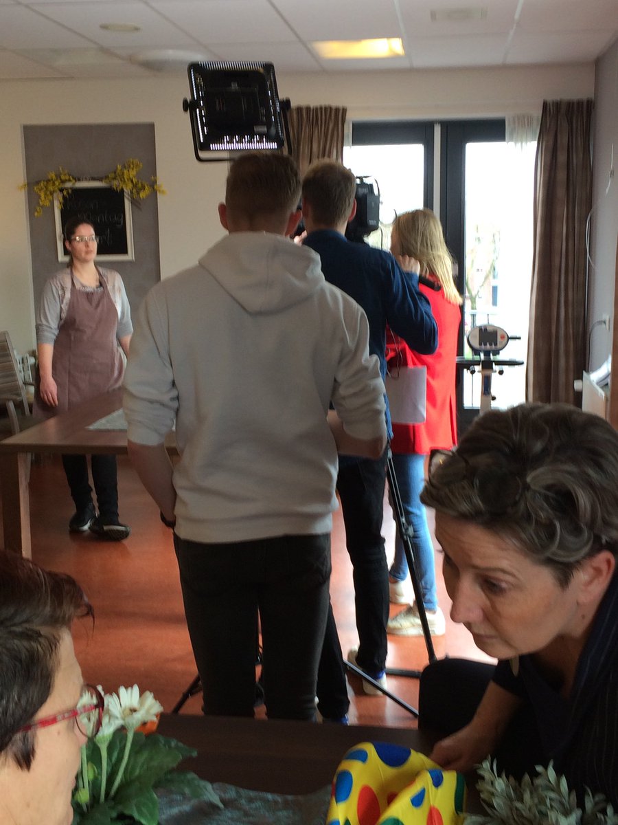 WSPMiddenGLD's tweet photo. Vanmiddag met ⁦@mediamanagersnl⁩ bij ⁦⁦@Liemerije⁩ in #zevenaar voor filmopnames pilot #samensterker #inclusiefwerkgever #dagvande1000voorbeelden #sociaalondernemen #zorgondersteuners #scalabor https://t.co/C2viqUG0kJ