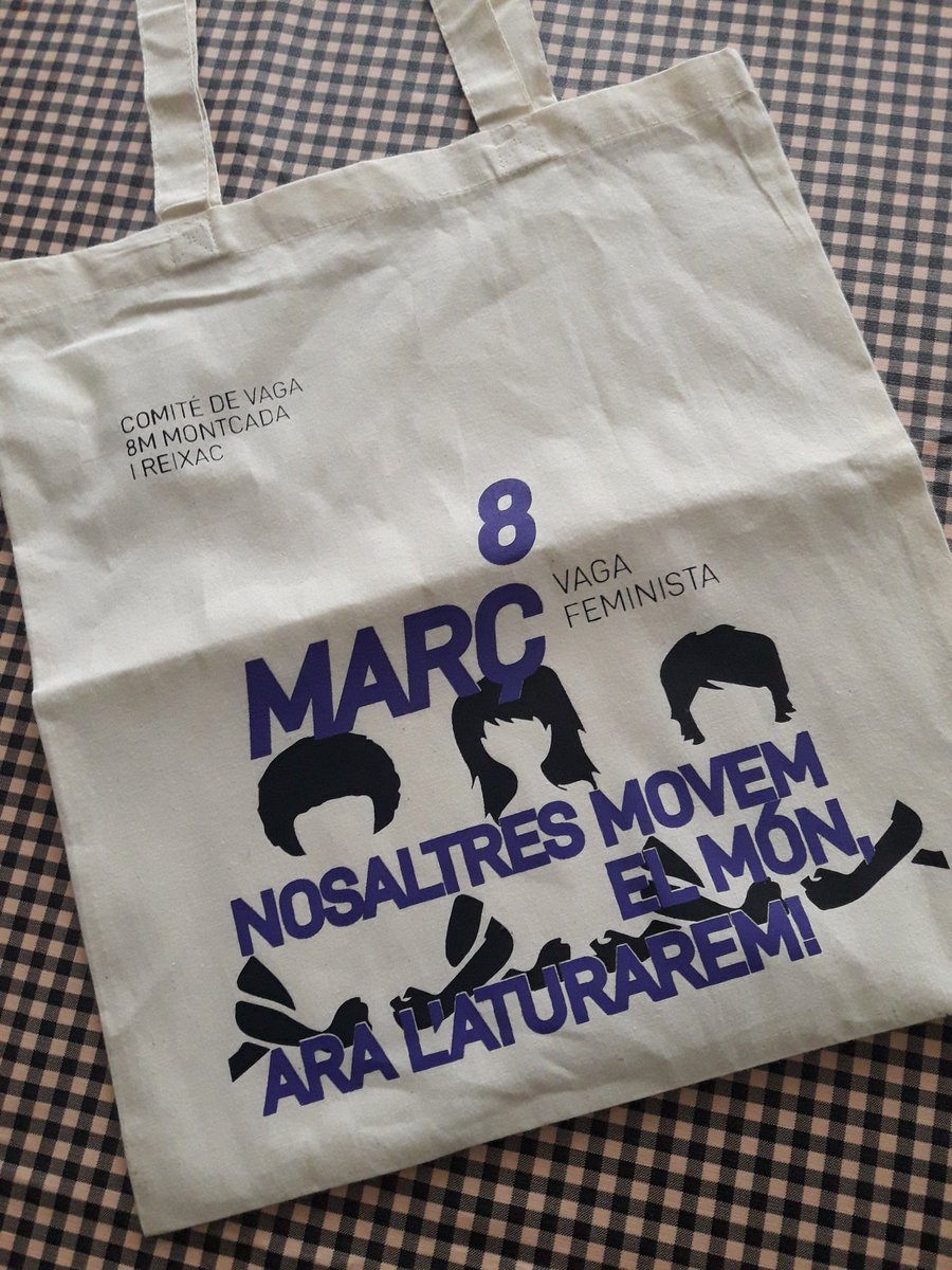 NuriaJane's tweet photo. Jo ja tinc la bossa del #ComiteDeVaga8M de #Montcada
I tu?
#JoFaigVaga #8M #NosaltresMovemElMon #AturemElMon https://t.co/dgnWSf7Fsm
