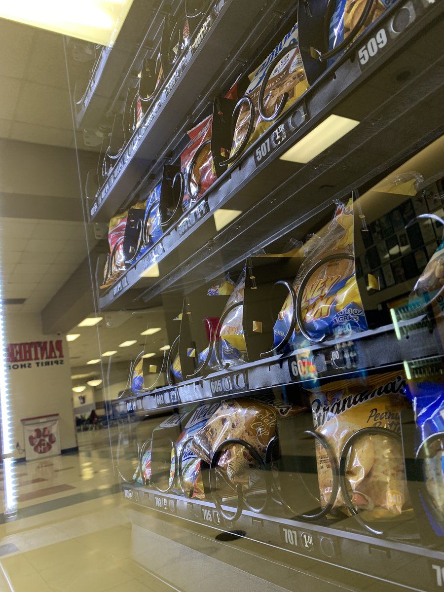 juliablackst0ne's tweet photo. My favorite composition element is interesting perspective because it takes a different approach to a normal day object and turns it into something cool. #phojo5 @MrsNivens https://t.co/wHcrjXIe4T